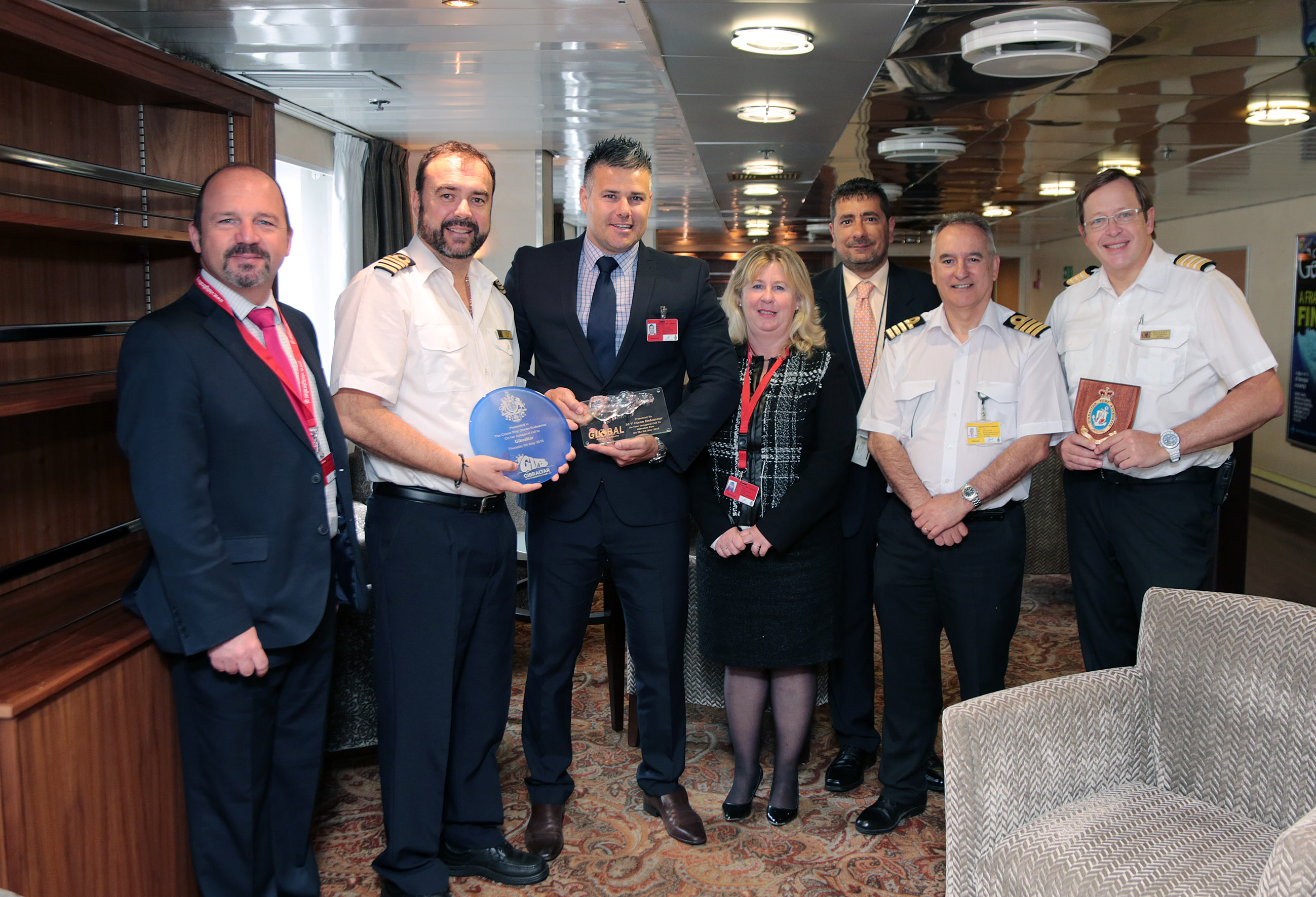 Ship’s officers with Nicky Guerrero and Suyenne Catania from GTB, Manolo Tirado plus Michael Borda and Dysan Goldwin from the ship’s agents, Global Agency.
