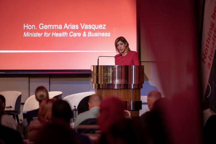 Minister Arias-Vasquez Opens Cardiac Conference with Announcement of Smoke-Free Generations Bill